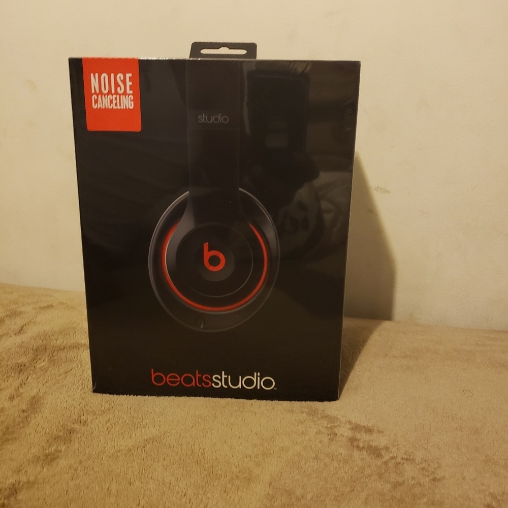 Brand new beat headphones